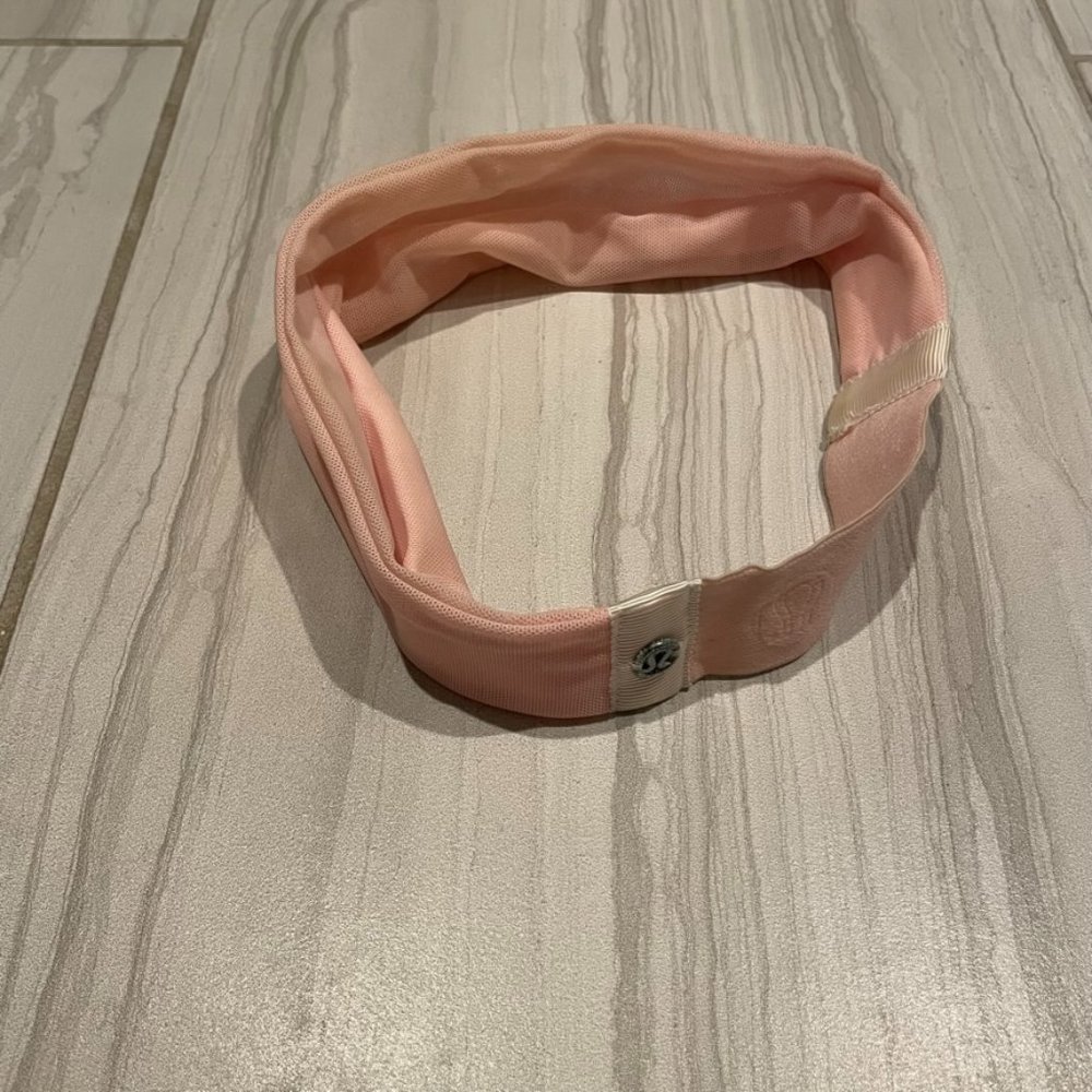 Lululemon Mesh Fringe Fighter Headband
